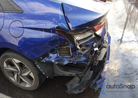 2023 Hyundai Elantra Sel z USA, uszkodzony, nr VIN KMHLS4AG0PU430622